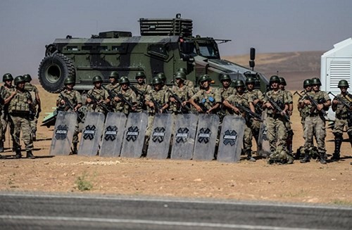 Binh lính Thổ Nhĩ Kỳ được triển khai tại biên giới với Syria