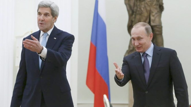 Tổng thống Nga và Ngoại trưởng Mỹ tại Điện Kremli, ngày 15.12.2015 - Ảnh: Reuters