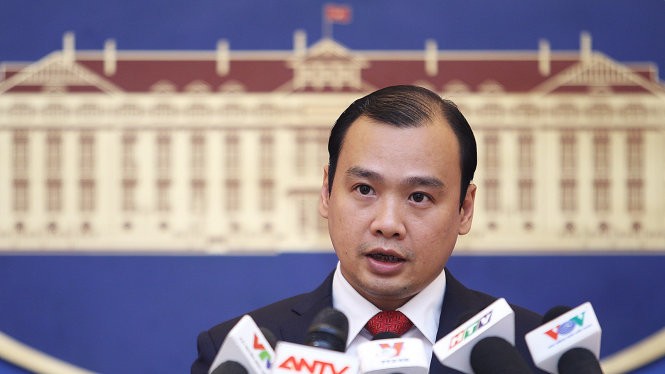 Người phát ngôn Bộ Ngoại giao Lê Hải Bình khẳng định việc Trung Quốc xây dựng trạm xăng và trường học trên đảo Phú Lâm thuộc quần đảo Hoàng Sa của VN là bất hợp pháp và vô giá trị - Ảnh: TTO
