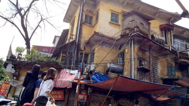 Biệt thự cũ nhếch nhác trên phố Nguyễn Thái Học, Hà Nội