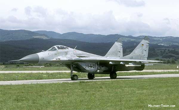 Clip MiG-29 cất cánh từ tàu sân bay mô phỏng 