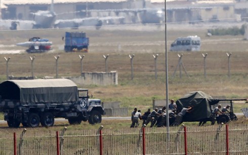 Binh sĩ Thổ Nhĩ Kỳ tại một căn cứ không quân của nước này. Ảnh: Reuters.