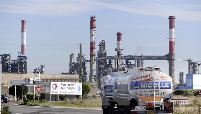 Nhà máy thuộc tập đoàn dầu mỏ khổng lồ Total tại Donges, miền Tây nước Pháp. (Nguồn: AFP/TTXVN)