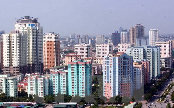 Khu đô thị Trung Hòa-Nhân Chính nằm theo trục đường Lê Văn Lương, 1 tuyến đường kết nối quan trọng trung tâm Hà Nội với các quận Thanh Xuân, Hà Đông. (Ảnh: Huy Hùng/TTXVN)