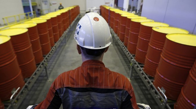 Giá dầu thô Brent trên thế giới giảm xuống dưới 31 USD/thùng trong ngày 12/1. Nguồn: Reuters