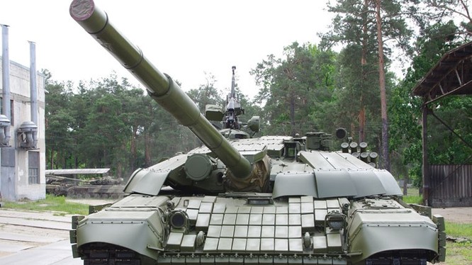 Clip lính Ukraina dùng nòng pháo xe tăng làm... gậy 'tự sướng'