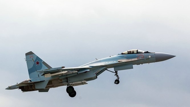 Một chiếc Su-35S của trung đoàn không quân thuộc Quân khu miền Đông Nga - Ảnh: Diễn đàn bmpd