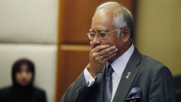 Mặc dù được tuyên “trắng án”, nhưng thủ tướng Malaysia có vẻ như vẫn chưa vượt qua được bê bối bị cáo buộc tham nhũng liên quan tới quỹ 1MDB - Ảnh: Reuters