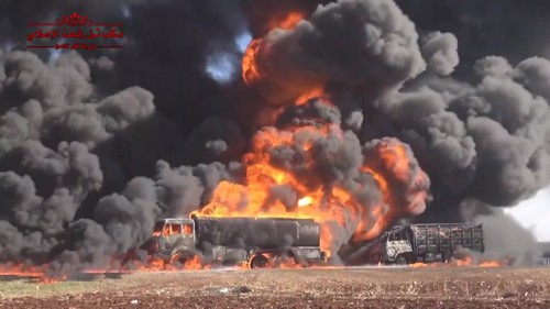 Video không quân Nga, Syria phối hợp tiêu diệt đoàn xe chở dầu của IS