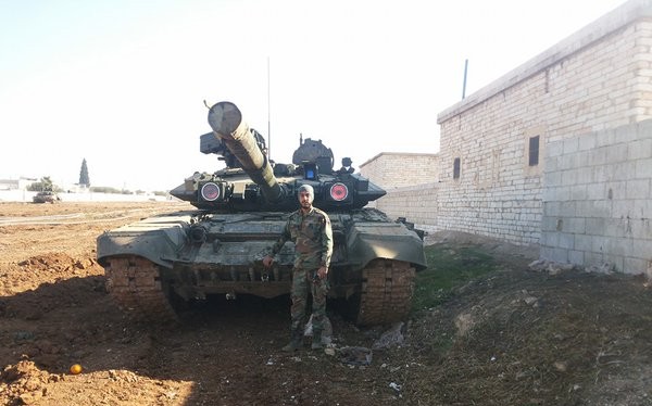 Video cận cảnh tăng T90 xung trận ở Aleppo, Syria