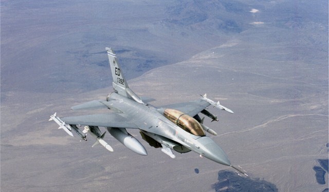 Mỹ bán 8 tiêm kích F-16 cho Pakistan