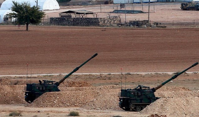 Thổ Nhĩ Kỳ nã pháo căn cứ không quân Menagh do người Kurd chiếm ở Syria