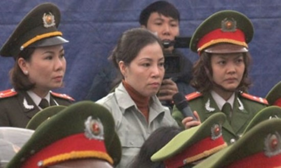Nguyễn Thị Huệ trong phiên tòa sơ thẩm.