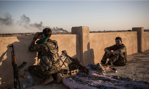 Những chiến binh của YPG đang bao vây Marea