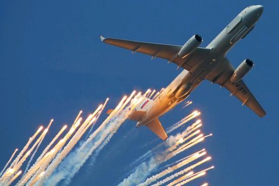 “Soi” máy bay trinh sát tối tân Tu-214R Nga vừa điều tới Syria