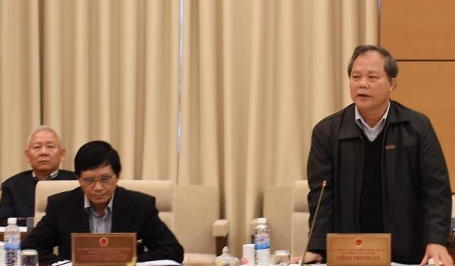 Chủ nhiệm Ủy ban pháp luật Phan Trung Lý phát biểu tại phiên họp (Ảnh: XH)