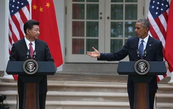 Chủ tịch Trung Quốc Tập Cận Bình (trái) và Tổng thống Mỹ Barack Obama trong cuộc họp báo sau hội đàm tại Nhà Trắng tháng 9/2015. Ảnh: AFP
