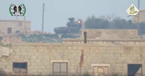 Video sốc: tên lửa chống tăng Mỹ “bó tay” trước tăng T-90 Nga ở Syria