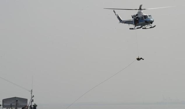 Một cuộc tập trận trên biển giữa Nhật Bản và Philippines hồi giữa năm 2015 - Ảnh: AFP