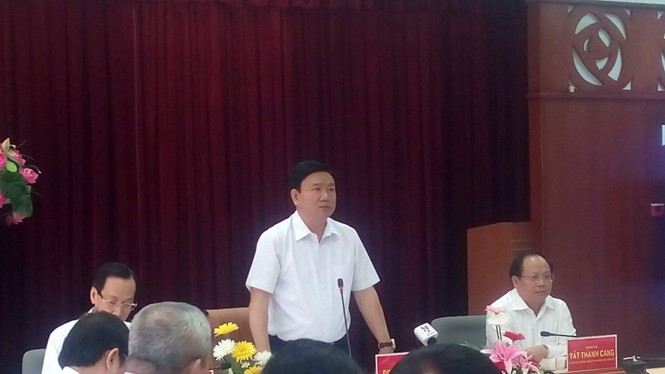 Bí thư Thành ủy TP.HCM Đinh La Thăng làm việc với ban lãnh đạo Khu công nghệ cao TP.HCM sáng 3.3 - Ảnh: Trung Hiếu