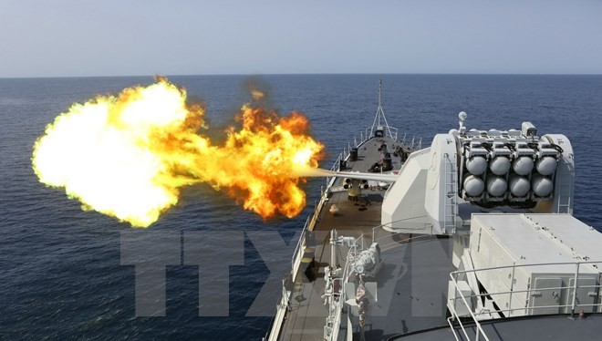 Tàu khu trục của hải quân Trung Quốc tham gia cuộc diễn tập. (Nguồn: THX/TTXVN)