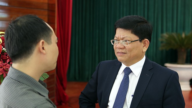 Ông Võ Công Trí, Phó Bí thư thường trực Thành ủy Đà Nẵng trả lời phỏng vấn của báo giới