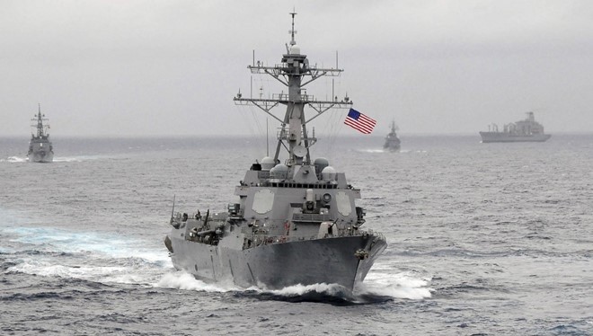 Tàu khu trục trang bị tên lửa dẫn đường USS Lassen của Mỹ. Ảnh: Reuters