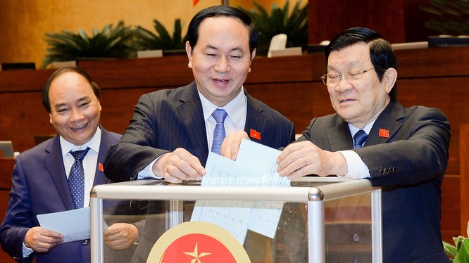 Sáng 9/4, Quốc hội đã bỏ phiếu kín phê chuẩn các thành viên mới của Chính phủ theo đề nghị của Thủ tướng mới đắc cử, ông Nguyễn Xuân Phúc. 