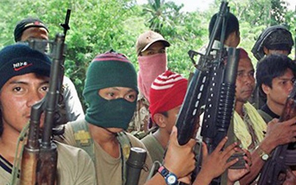 Philippines: Các phần tử ủng hộ IS chặt đầu 2 con tin