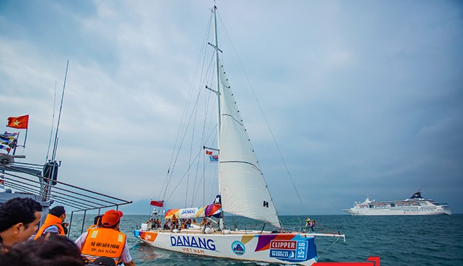 Đội thuyền đua Clipper Racer Đà Nẵng bị nạn trên biển phải rời cuộc đua sớm hơn dự kiến.