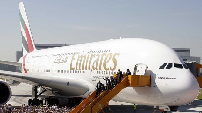Emirates tiếp tục mua siêu máy bay A380 - Ảnh: Reuters