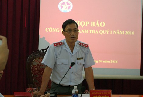 Phó Tổng Thanh tra Chính phủ Ngô Văn Khánh chủ trì, trả lời các câu hỏi của PV tại buổi họp báo sáng nay. Ảnh: ĐẶNG TRUNG