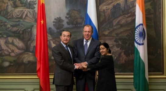 Ngoại trưởng ba nước Trung Quốc, Nga và Ấn Độ tại cuộc họp hôm 19.4 ở Moscow