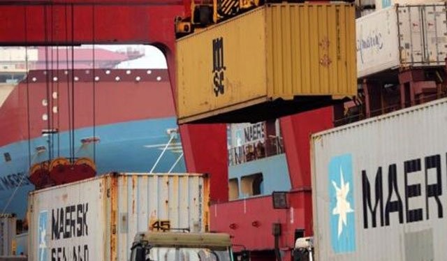 Năm 2015, tỷ trọng xuất khẩu của Trung Quốc so với thế giới cao nhất trong gần 50 năm qua. Ảnh: Reuters