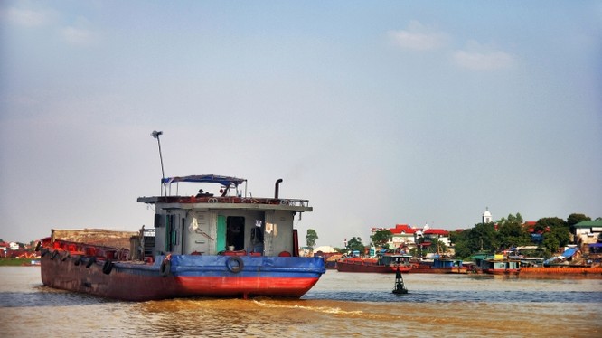 Dự án giao thông thủy xuyên Á trên sông Hồng (đoạn Việt Trì - Lào Cai) sẽ mang lại lợi ích về giao thông, điện khí hóa và là động lực chính để phát triển kinh tế xã hội