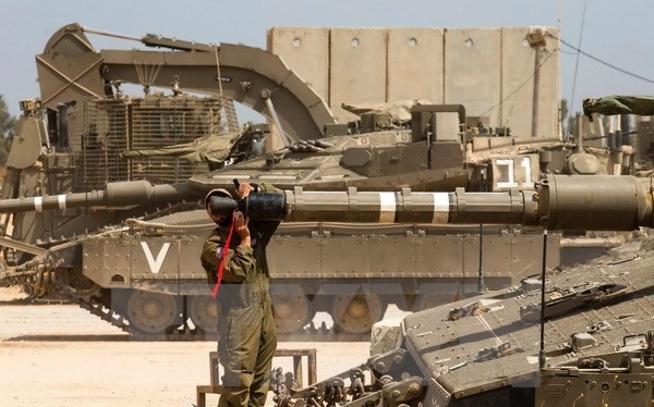 Binh sỹ Israel làm nhiệm vụ tại khu vực biên giới với dải Gaza ngày 6/5. (Nguồn: AFP/TTXVN)