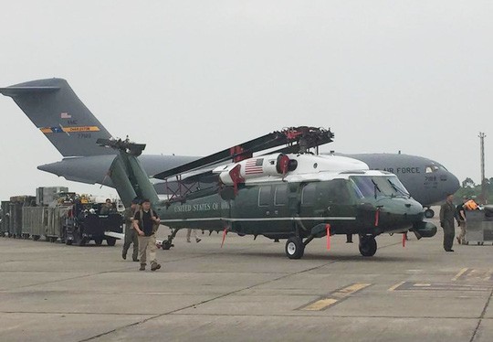 Trực thăng Marine One của Tổng thống Barack Obama đã tới sân bay quốc tế Nội Bài để chuẩn bị cho chuyến thăm của nhà lãnh đạo Mỹ tới Việt Nam - Ảnh: Facebook