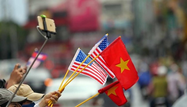 Tin tức 24h: Tổng thống Mỹ đọc “thơ thần” nước Việt; Sovico là ẩn số, Vietjet Air “lo” dễ 11 tỉ USD; Trung Quốc “vui mừng” với quan hệ Việt - Mỹ; Nổi dậy Syria đánh lẫn nhau