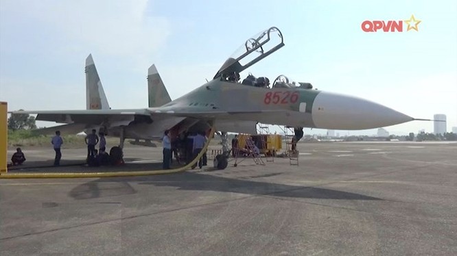 Tiêm kích Su-30MK2 tại Nhà máy A32, Đà Nẵng - Ảnh: clip QPVN