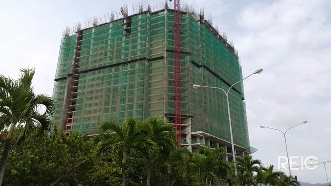 Tổ hợp khách sạn - căn hộ cao cấp Mường Thanh Khánh Hòa đang được xây dựng. Nguồn ảnh: Internet
