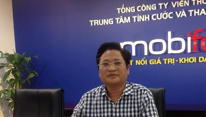 Ông Nguyễn Khắc Lịch, Phó giám đốc Trung tâm Ứng cứu khẩn cấp máy tính Việt Nam (VNCERT) giám sát việc khóa sim rác ở MobiFone. Ảnh: Kiều Vui. 