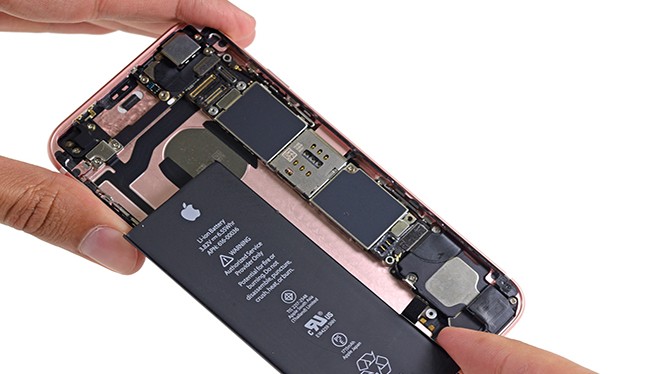 Trước khi thay thế pin, bạn hãy thử thực hiện những mẹo sau đây để khắc phục 3 lỗi thường gặp của pin iPhone.