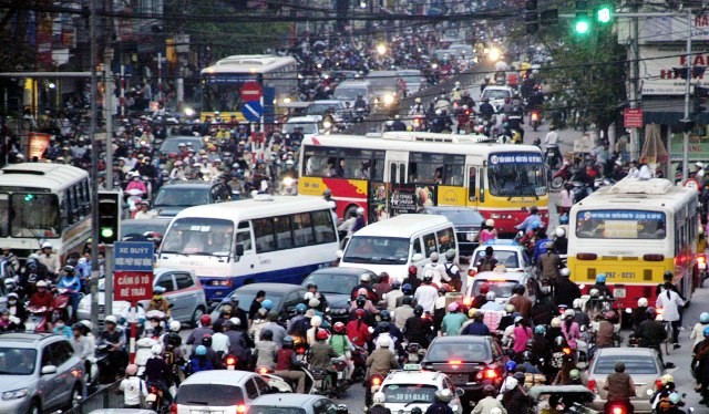 Ùn tắc luôn là nỗi lo của mỗi người dân tham gia giao thông tại Hà Nội.