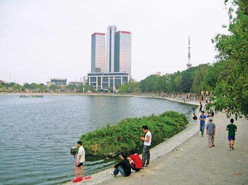 Công ty cổ phần Đầu tư và Phát triển Đô thị Việt Hưng đề xuất lấp hồ Thành công.