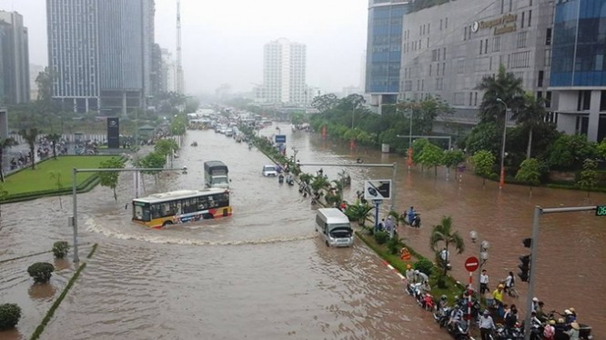 Hà Nội thường xuyên ngập lụt khi mưa lớn. (Ảnh minh họa, ngồn Báo Giao Thông)