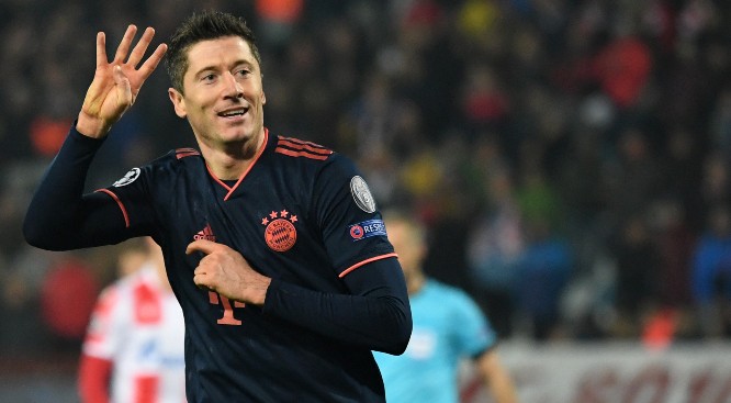 Tiền đạo người Ba Lan lập kỉ lục cầu thủ ghi 4 bàn nhanh nhất UEFA Champion League trong chiến thắng 6-0 trước Sao Đỏ Belgrade (Ảnh: Planet Football)