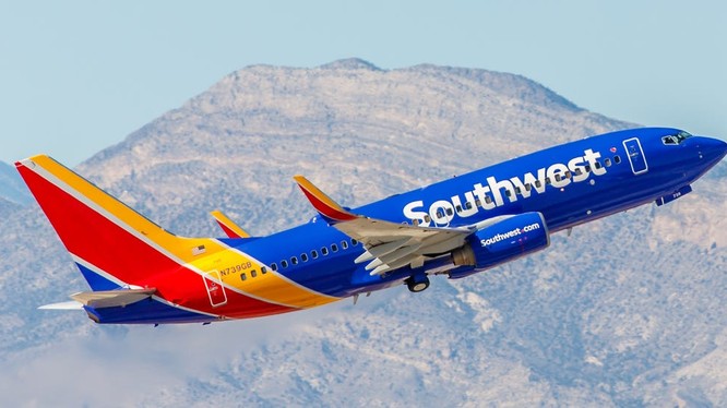 Hãng hàng không Southwest Airlines bị FAA xử phạt (Ảnh: Business Insider)