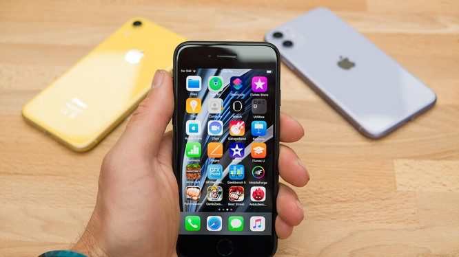Apple có đang tự làm khó mình với iPhone SE 2020 (Ảnh: Phonearena)