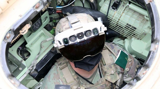 Kính bảo hộ mới của quân đội Mỹ có khả năng nhìn xuyên vật thể (Ảnh: Popularmechanics)