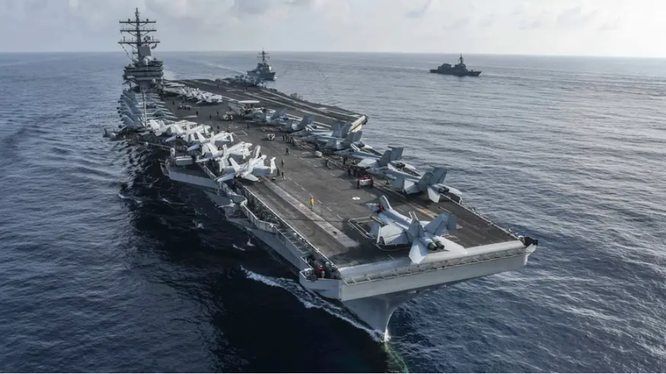 Tàu sân bay USS Ronald Reagan của Mỹ (Ảnh: Business Insider)